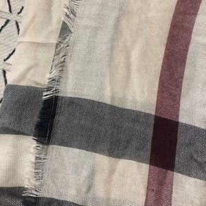 BURBERRY giant check scarf